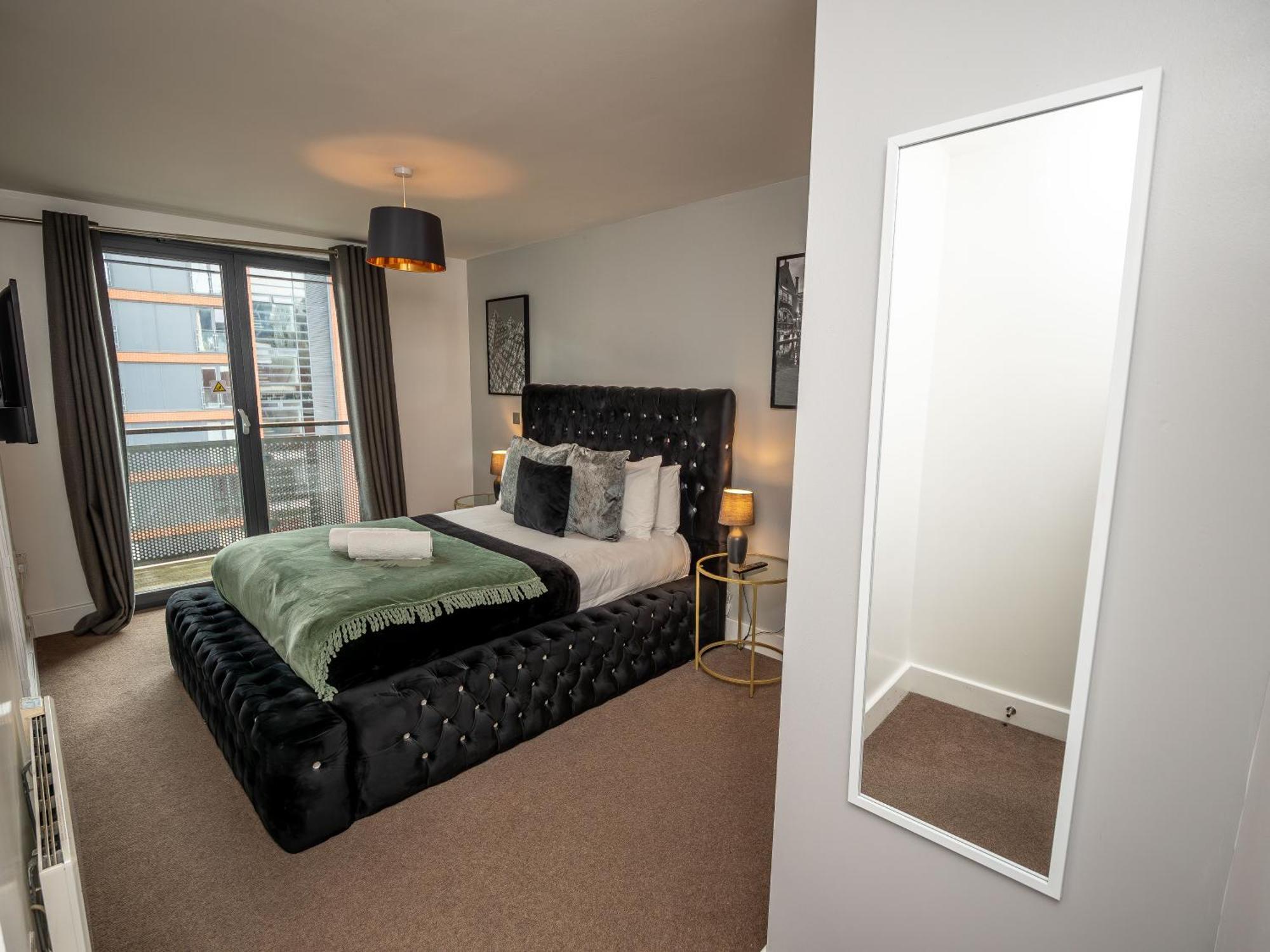 Amazing New Arcadian Centre - 1Bdr - Balcony & Parking Lejlighed Birmingham Eksteriør billede