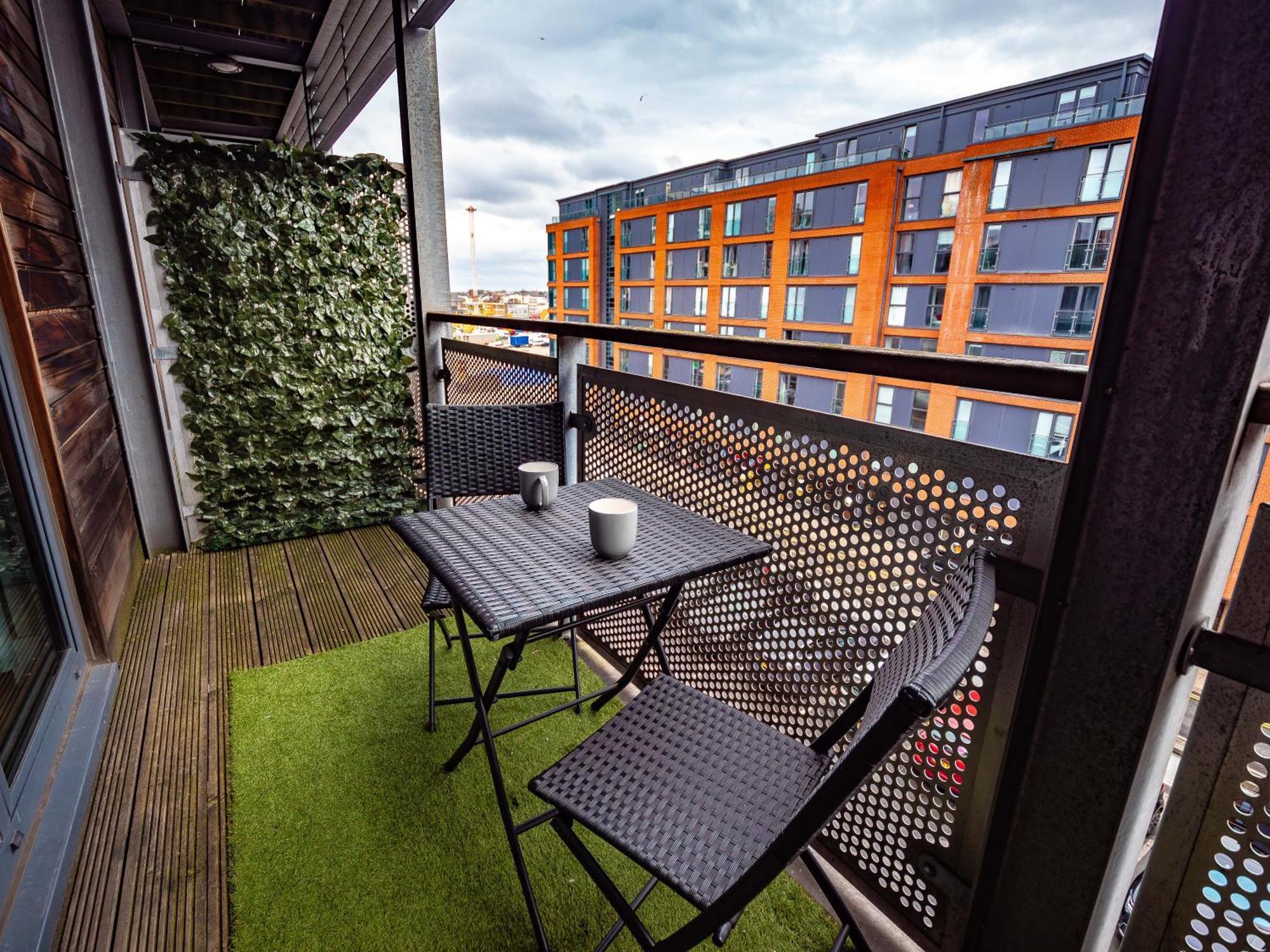 Amazing New Arcadian Centre - 1Bdr - Balcony & Parking Lejlighed Birmingham Eksteriør billede